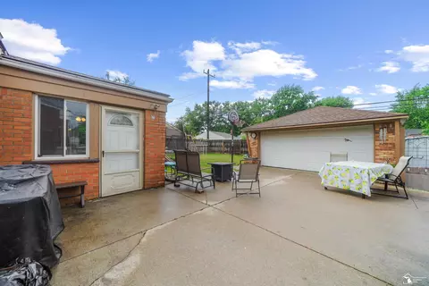 Exterior - 3264 Maple, Melvindale, MI 48122 photo 7 of 14