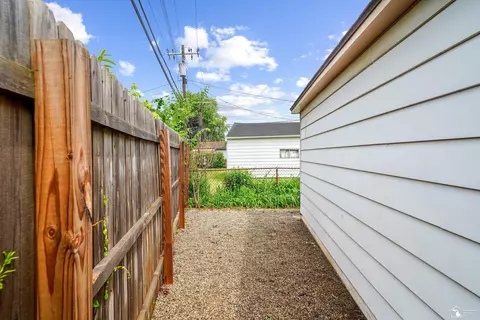Exterior - 3264 Maple, Melvindale, MI 48122 photo 12 of 14