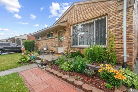 Exterior - 3264 Maple, Melvindale, MI 48122 photo 4 of 14