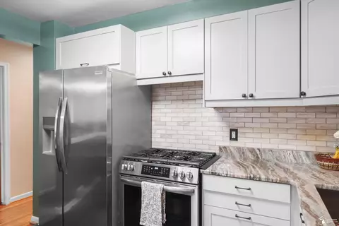 Kitchen - 3264 Maple, Melvindale, MI 48122 photo 3 of 4