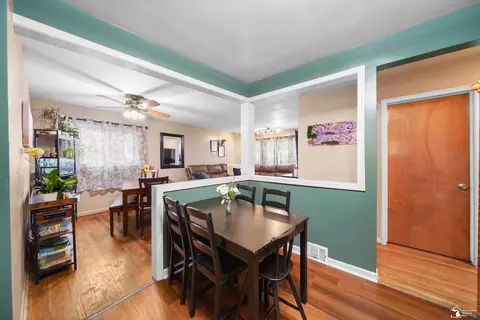 Entry Way - 3264 Maple, Melvindale, MI 48122 photo 1 of 2