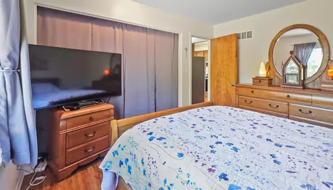 Bedroom - 6089 N Seymour, Flushing, MI 48433 photo 6 of 6