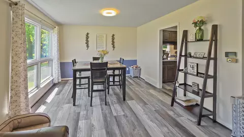 Dining - 6089 N Seymour, Flushing, MI 48433 photo 2 of 2
