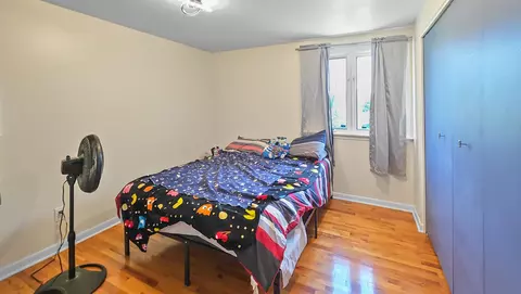Bedroom - 6089 N Seymour, Flushing, MI 48433 photo 4 of 6