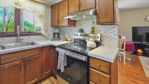 Kitchen - 6089 N Seymour, Flushing, MI 48433 photo 6 of 7