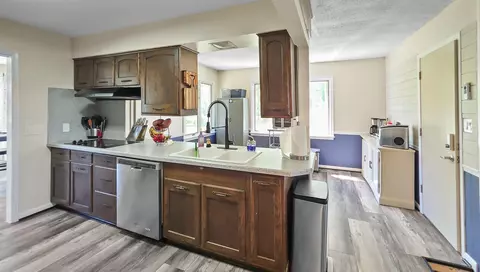 Kitchen - 6089 N Seymour, Flushing, MI 48433 photo 2 of 7