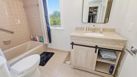 Bath - 6089 N Seymour, Flushing, MI 48433 photo 3 of 5