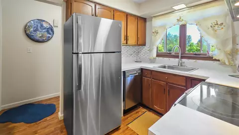 Kitchen - 6089 N Seymour, Flushing, MI 48433 photo 7 of 7