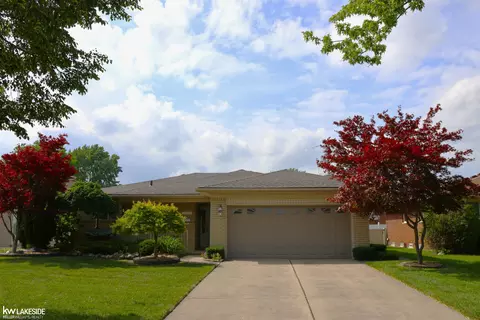 13339 Roxbury, Sterling Heights, MI 48312