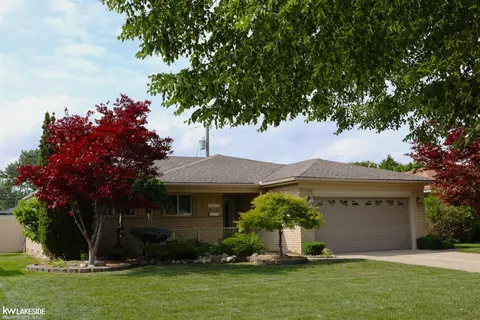 13339 Roxbury, Sterling Heights, MI 48312
