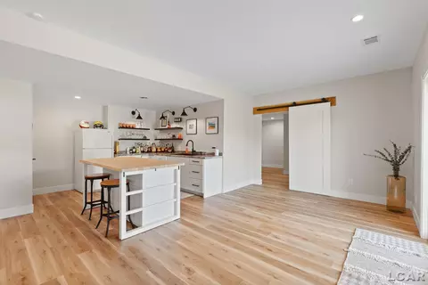 Kitchen - 575 Budlong, Adrian, MI 49221 photo 11 of 14