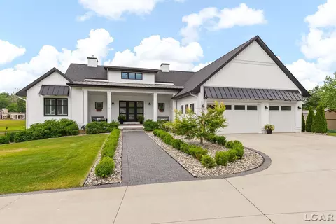 Exterior - 575 Budlong, Adrian, MI 49221 photo 4 of 12