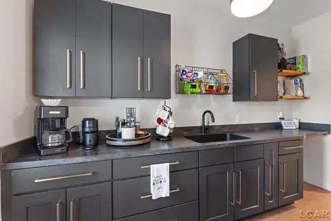 Kitchen - 575 Budlong, Adrian, MI 49221 photo 10 of 14