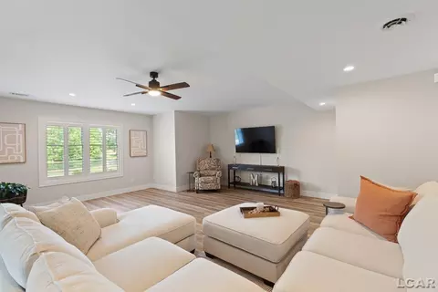 Living - 575 Budlong, Adrian, MI 49221 photo 8 of 8
