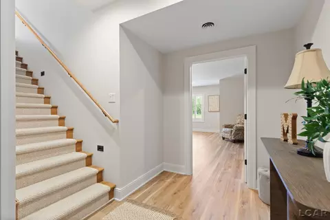 Entry Way - 575 Budlong, Adrian, MI 49221 photo 4 of 5