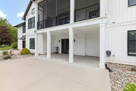 Exterior - 575 Budlong, Adrian, MI 49221 photo 8 of 12