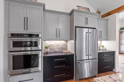 Kitchen - 575 Budlong, Adrian, MI 49221 photo 9 of 14