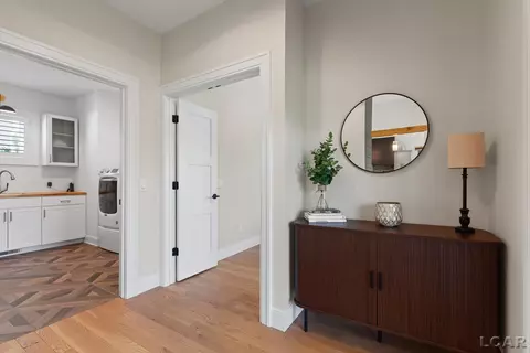 Entry Way - 575 Budlong, Adrian, MI 49221 photo 3 of 5