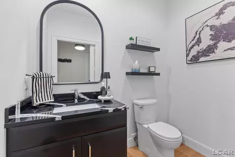 Bath - 575 Budlong, Adrian, MI 49221 photo 1 of 7