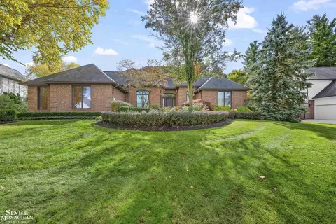 1126 Ridgeway, Rochester, MI 48307