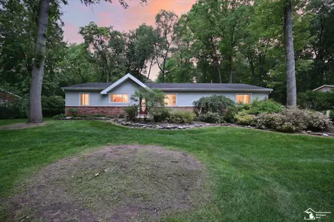 2854 Thunderbird Trl, Lambertville, MI 48144