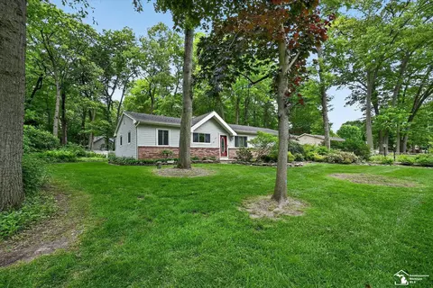 2854 Thunderbird Trl, Lambertville, MI 48144
