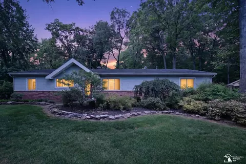 2854 Thunderbird Trl, Lambertville, MI 48144