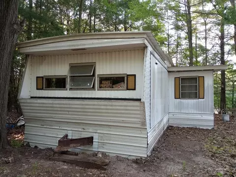 Other - 404 Lockwood, Gladwin, MI 48624 photo 2 of 10