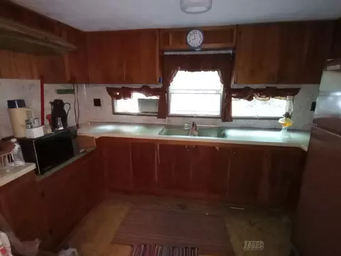 Kitchen - 404 Lockwood, Gladwin, MI 48624 photo 1 of 1