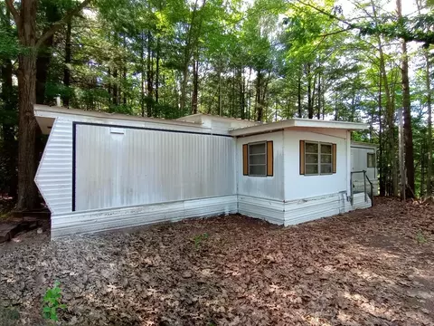 Exterior - 404 Lockwood, Gladwin, MI 48624 photo 2 of 5