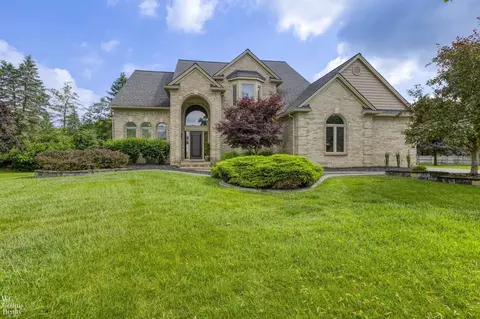 22297 Hazelton Ct, Novi, MI 48374