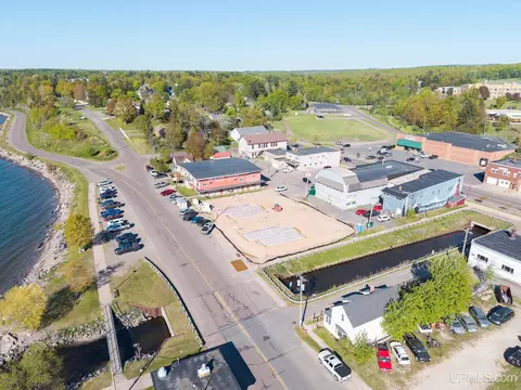 View/Area - 105 N Front, L'anse, MI 49946 photo 1 of 10