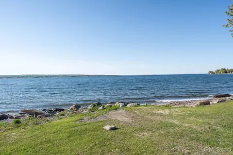 View/Area - 105 N Front, L'anse, MI 49946 photo 5 of 10