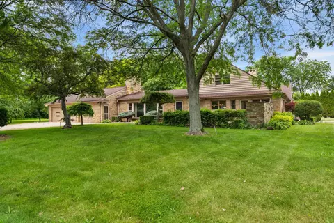 1427 Sunningdale, Grosse Pointe, MI 48236