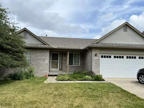 21191 Clear Crk, Clinton Township, MI 48036