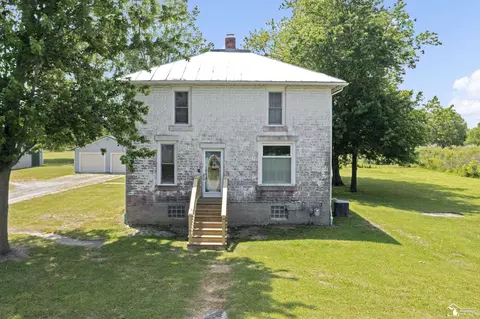 2808 Carleton Rockwood, Carleton, MI 48117