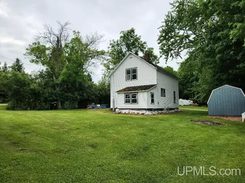 Exterior - 11 E Baltic, Caspian, MI 49915 photo 2 of 5