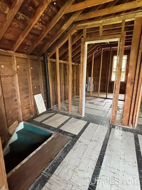 Entry Way - 11 E Baltic, Caspian, MI 49915 photo 2 of 3