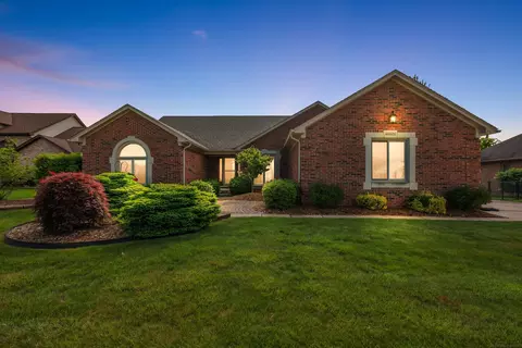 48626 Thorncroft, Macomb, MI 48044