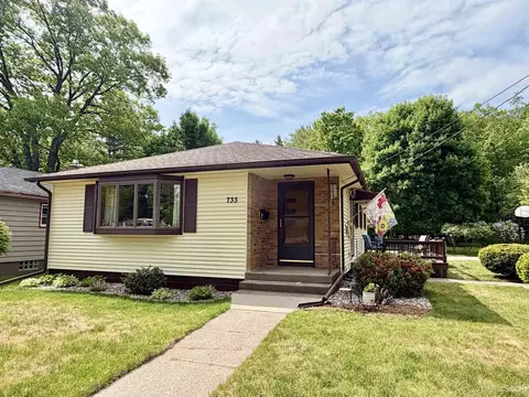 733 W Magnetic, Marquette, MI 49855