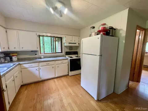 Kitchen - 90 Green, Michigamme, MI 49861 photo 1 of 2