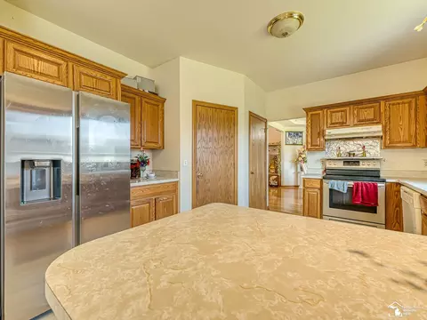 Kitchen - 2960 E Country, Monroe, MI 48162 photo 3 of 3