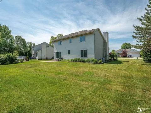 Exterior - 2960 E Country, Monroe, MI 48162 photo 9 of 9