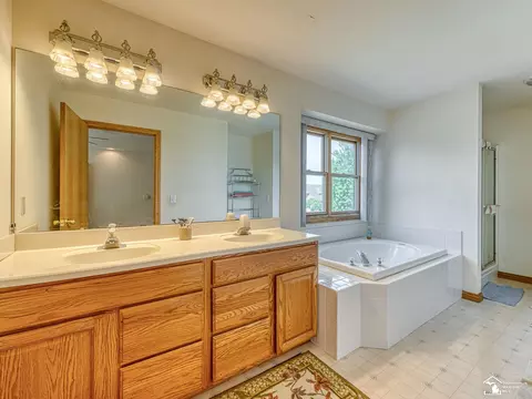 Bath - 2960 E Country, Monroe, MI 48162 photo 1 of 3