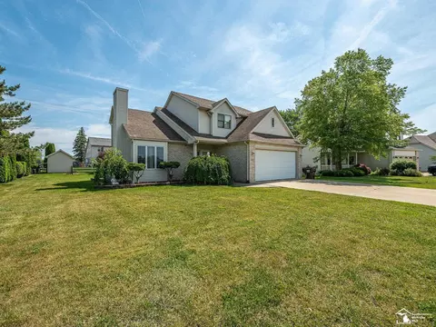 Exterior - 2960 E Country, Monroe, MI 48162 photo 7 of 9
