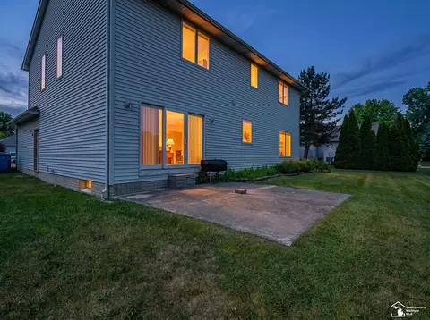 Exterior - 2960 E Country, Monroe, MI 48162 photo 4 of 9