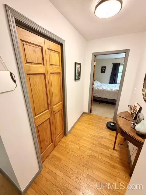 Entry Way - 78 Co Rd Gy, Ishpeming, MI 49849 photo 2 of 2