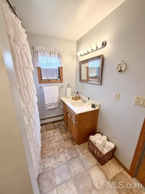 Bath - 78 Co Rd Gy, Ishpeming, MI 49849 photo 2 of 3