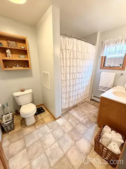 Bath - 78 Co Rd Gy, Ishpeming, MI 49849 photo 1 of 3