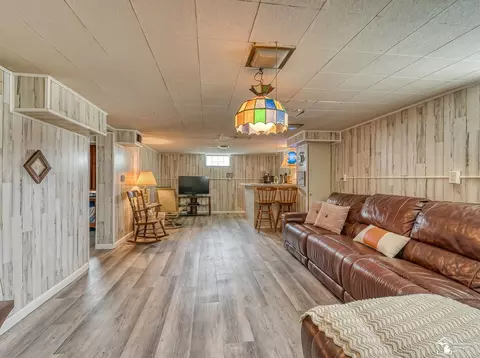 Living - 831 Wolverine, Monroe, MI 48161 photo 6 of 6